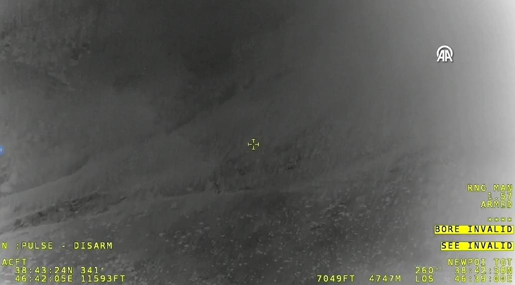 İran Cumhurbaşkanının helikopterini TÜRK TİHA'sı buldu. İşte TİHA'nın ulaştığı enkaz görüntüleri - Resim: 4